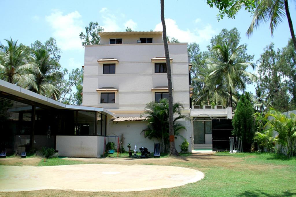 Hotel Sai Regency Daman Ngoại thất bức ảnh