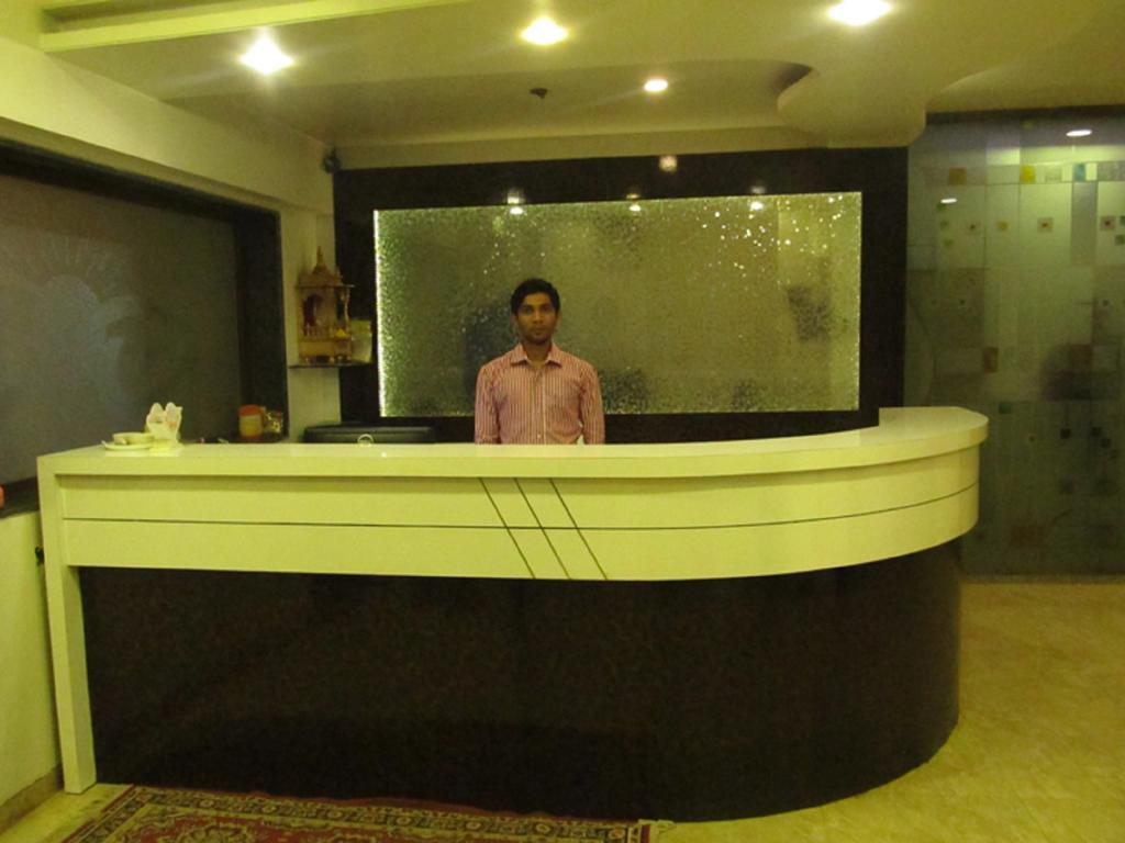 Hotel Sai Regency Daman Ngoại thất bức ảnh