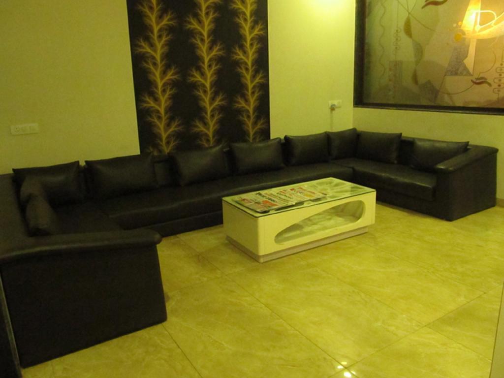 Hotel Sai Regency Daman Ngoại thất bức ảnh