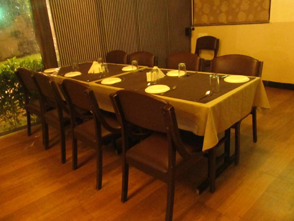 Hotel Sai Regency Daman Ngoại thất bức ảnh
