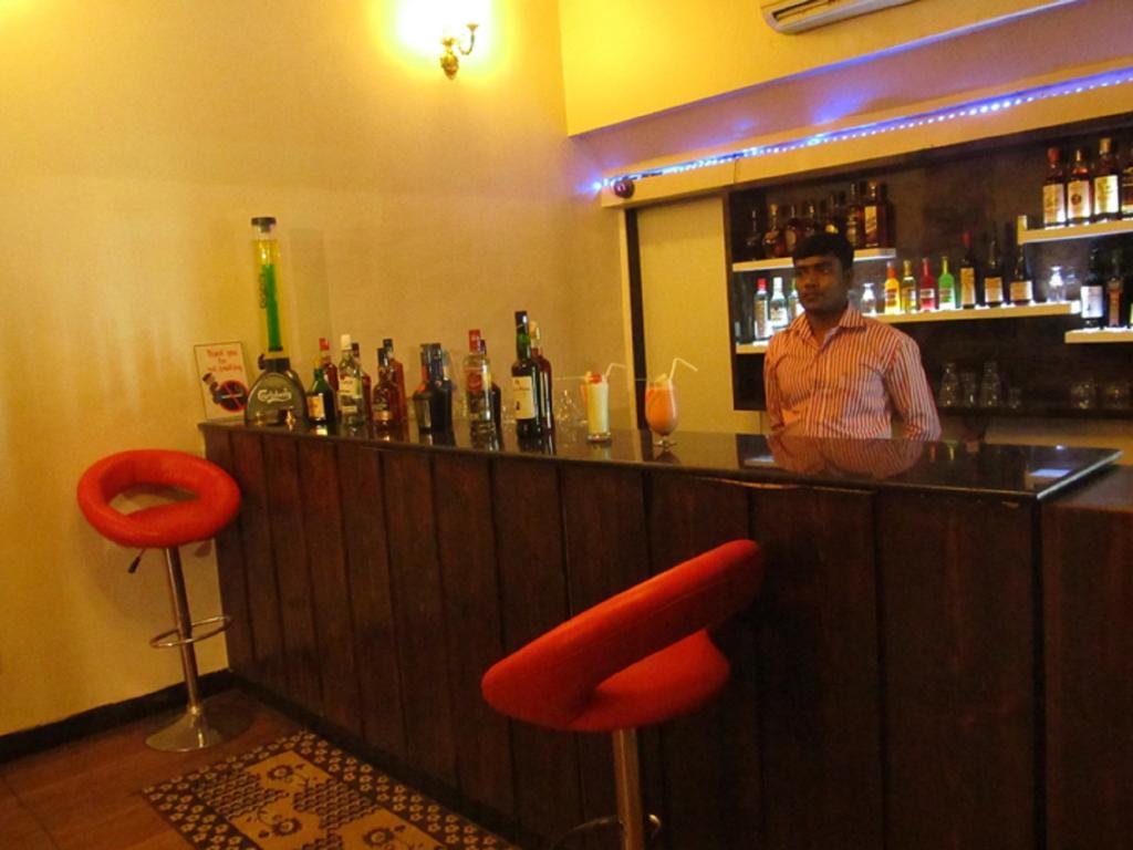 Hotel Sai Regency Daman Ngoại thất bức ảnh