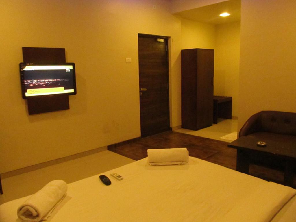 Hotel Sai Regency Daman Phòng bức ảnh