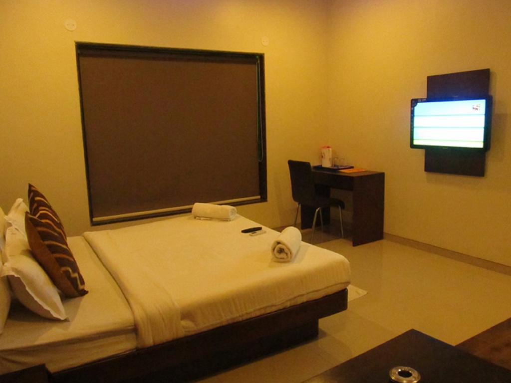 Hotel Sai Regency Daman Phòng bức ảnh
