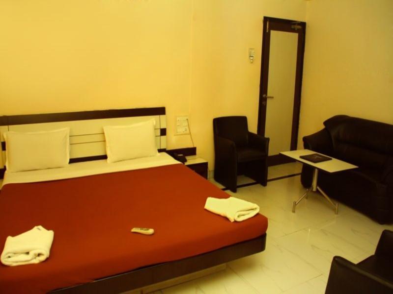 Hotel Sai Regency Daman Ngoại thất bức ảnh
