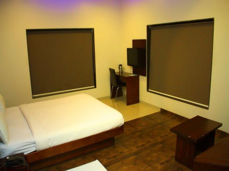 Hotel Sai Regency Daman Ngoại thất bức ảnh