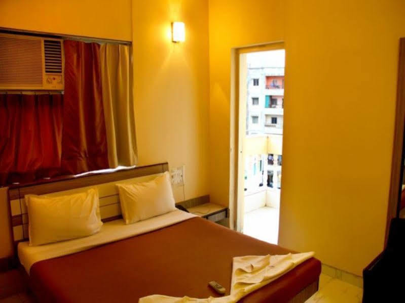 Hotel Sai Regency Daman Ngoại thất bức ảnh